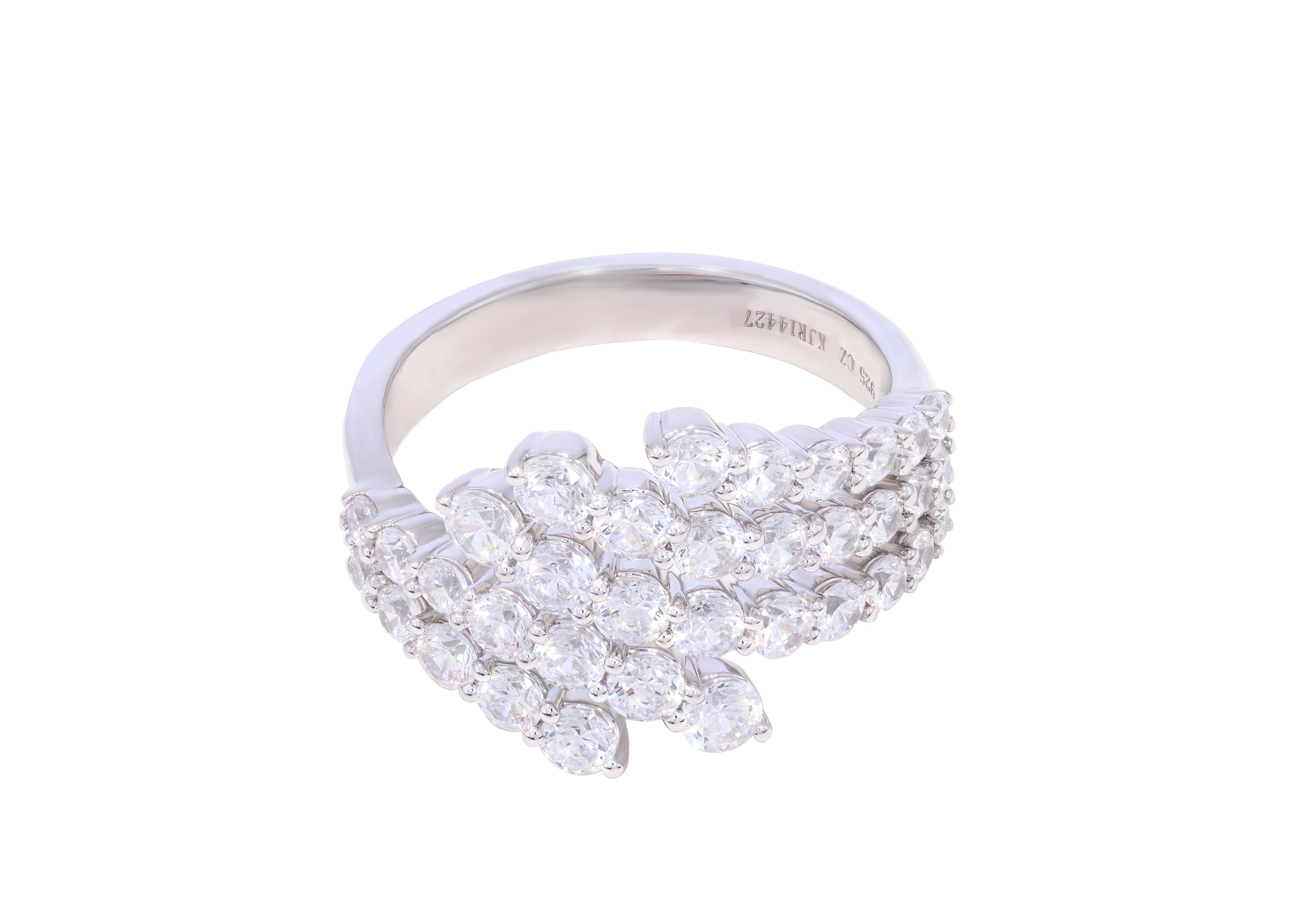Round Cut 2.00 Carat Lab Grown Diamond luxurious Stylist Ring Made in Solid Gold
